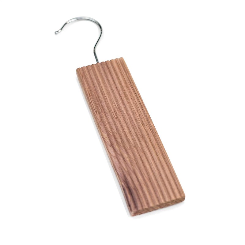 Huji Aromatic Cedar Closet Hang Up Protects Clothes (2)