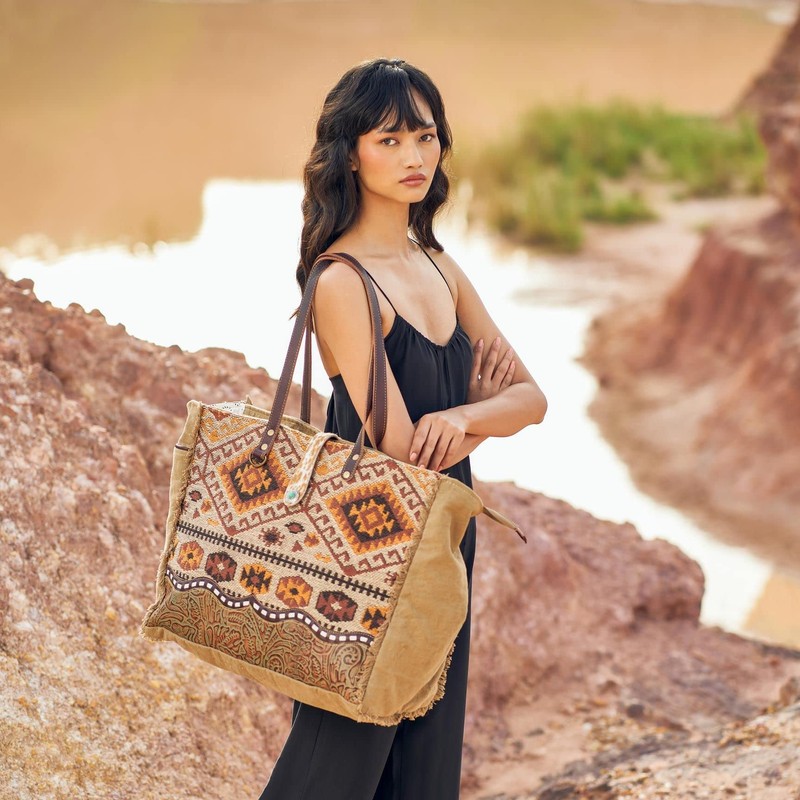Myra Bag Aztecan Weekender Bag S-4001