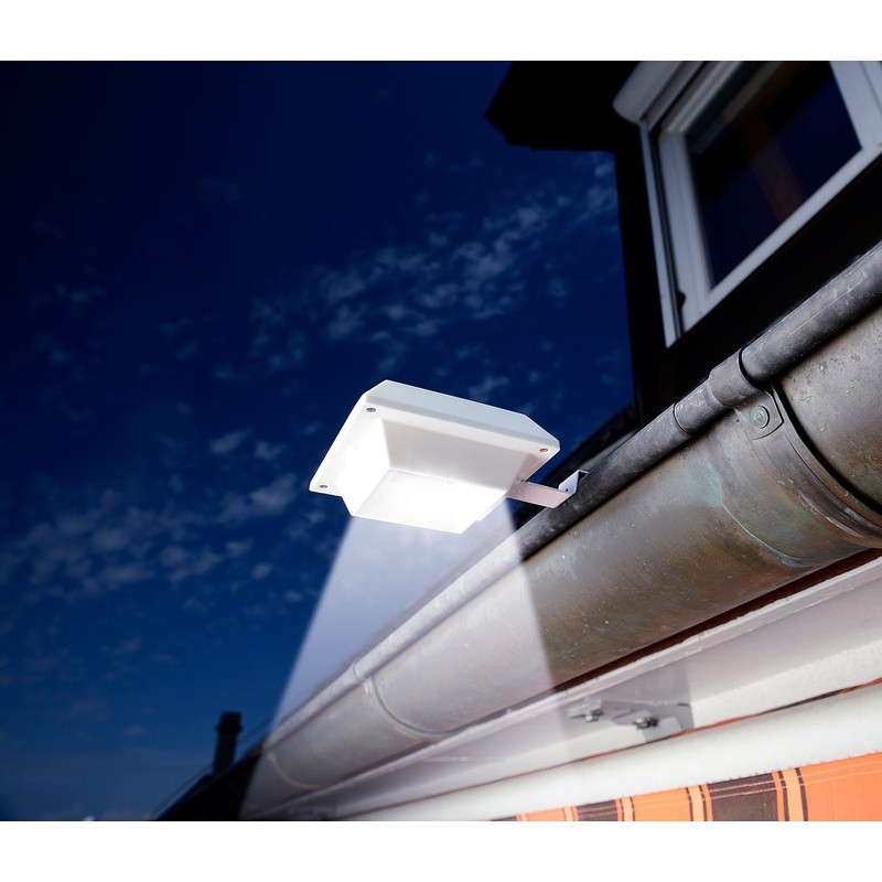 Lunartec Outdoor Garden Lighting: Solar LED Gutter Light with PIR