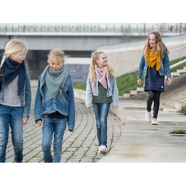 Knit Factory - Coco Triangle Scarf Junior - Jeans - 140x60 cm