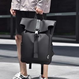 Mochila Moderna Impermeable con Solapa, Cierre Magnético, Diseño Minimalista, Unisex, Disponible en Negro, Gris y Verde Olivo