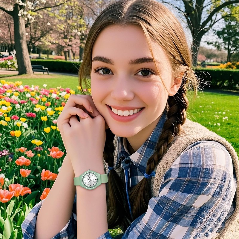 Lancardo Lightweight Silicone Quartz Watch: Soft Silicone Strap Easy Read