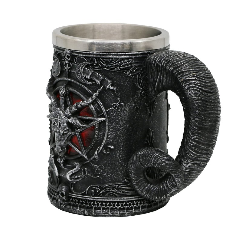 Taza de cerveza medieval con diseño de dragones renacentistas