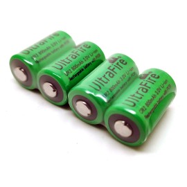 UltraFire 4 PCS CR2 CR-2 15270 800mAh 3.0V Rechargeable Battery + 1 PC Charger
