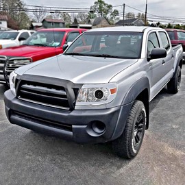 Spec-D Tuning Chrome Housing LED Tube Projector Headlights Compatible with 2005-2011 Toyota Tacoma, Left + Right Pair Headlamps Assembly