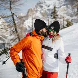 Shedoo Knitted Hat Men Women Hands Free Winter Hat with Bobble Warm Thick Beanie Hat for Jogging, Camping, Fishing, Walking, Skiing, Christmas Festival Beanie Hat for Men, Dad, Women, black grey with