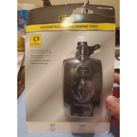 Defiant Outdoor Plug-In Light Sensing Timer With Grounding Outlet