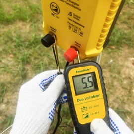 FenceMate Digital Duo Volt Meter to Check Voltage of Electric Fence Chargers Energizers 0.5-15 kV and Battery Voltage 2.5-40 V, Electric Fence Tester to Trace Fence Line Faults or Earthing Condition