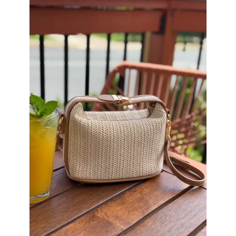 VIRELLUNE Modern Women’s Straw Crossbody Bag – Woven Summer Handbag