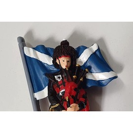 Scottish Piper and Flag Fridge Magnet - Saltire St. Andrew's Cross/Souvenir from Scotland for Fans of Edinburgh, Stirling, Fort William, The Hebrides, The Highlands, Loch Ness Monster, Forth Bridge