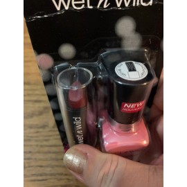 Wet N Wild Lipstick + Nail Polish Set Pink/Red