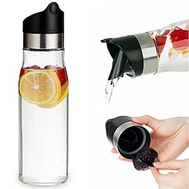 J&M DESIGN 28 OZ Glass Pitcher With Lid Water Carafe Easy Twist Stainless Steel & Plastic Lid Removeable Strainer For Juice Beverage drinks Iced Coffee Milk Container Bottle Jar Mimosa Bar Supplies