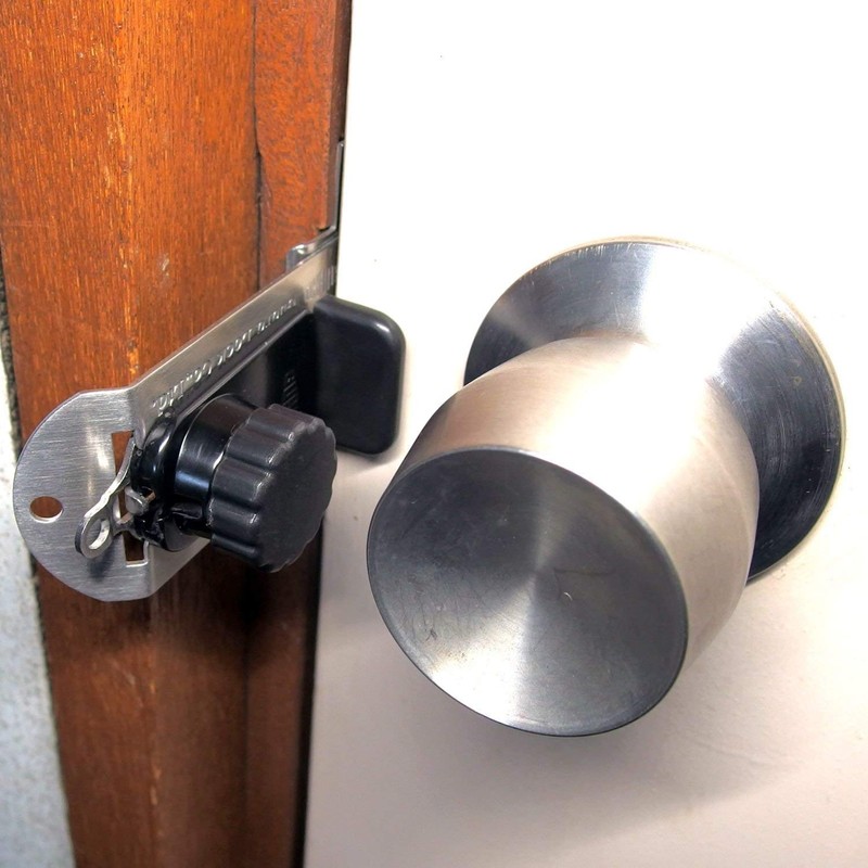 Easy Home Lock for Inward-Opening Doors with No Padlock