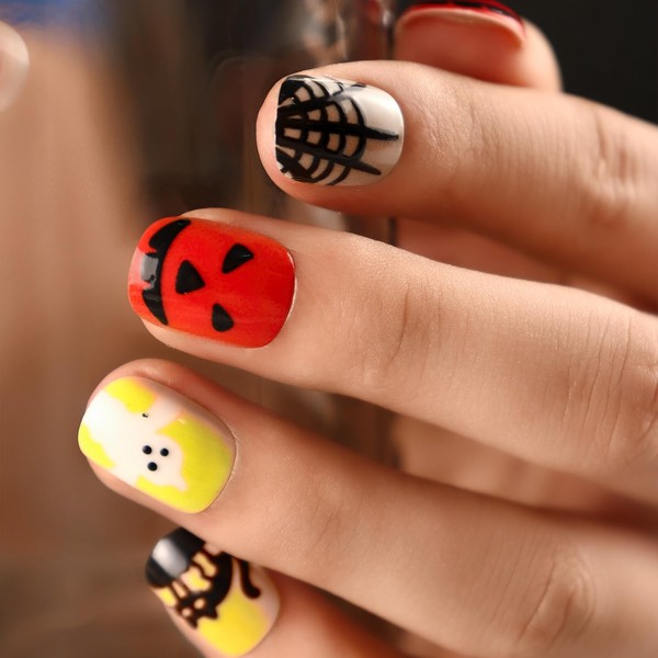 Short Press on Nails Ghost Square Shaped Fake Nails Halloween
