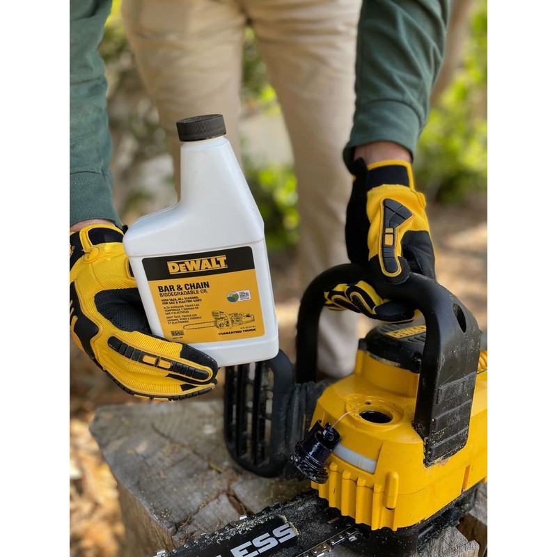 DEWALT Biodegradable Chainsaw Oil – High Performance, Non Toxic Professional