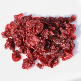 Dried Cornus officinalis Dried Cornus officinalis 300g Domestic / 건 산수유 말린산수유 300g 국산