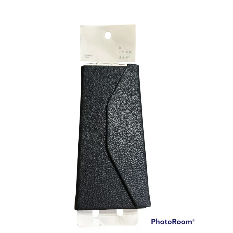 A New Day Eyewear Magnetic Collapsible Glasses Case Black