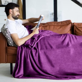 Gräfenstayn® Cuddly Blanket, Fluffy & Super Soft, High-Quality Fleece Blanket, Also Suitable as a Blanket, Bedspread, Sofa Blanket & Summer Blanket, Throw Blanket Sofa and Couch (Purple, 150 x 130 cm)