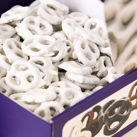 Funtasty Gourmet Yogurt Covered Pretzels, Gift Box 40 Ounce
