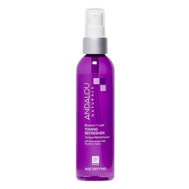 Andalou Naturals Blossom  Leaf Toning Refresher Equilibra los niveles de pH hidrata y alivia la piel seca irritada. Contiene aloe vera geranio y hoja 