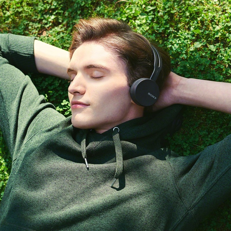 Sony WH-CH400 Wireless HeadphonesBluetooth compatible; up to 20 hours of