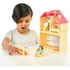Bluey Mini Home Playset Casa Compacta Figura Bluey Color Amarillo