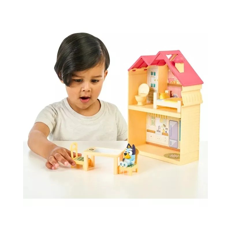 Bluey Mini Home Playset Casa Compacta Figura Bluey Color Amarillo