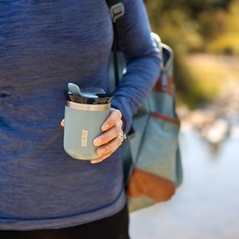 WACACO Octaroma Classico Taza de Café Aislada al Vacío, Vaso de Viaje de Acero Inoxidable de Doble Pared con Tapa para Beber, 6 fl oz (180ml), Azul