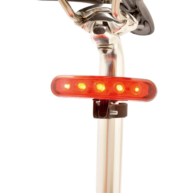 I live Automatic Flashing Type [Auto Tail Light] Equipped with