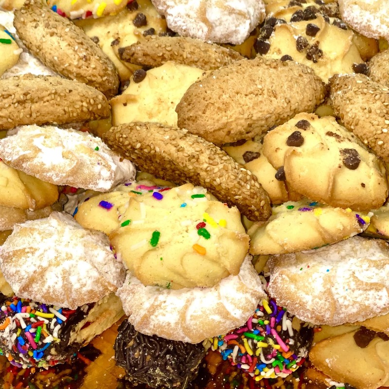 Best Cookies – 4 lb. Gourmet Italian Christmas Cookie Platter,