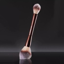 Cepillo en polvo velo de doble extremo HOURGLASS NUEVO EN CAJA 100 % auténtico precio de venta sugerido por el fabricante 64 USD
