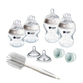 Tommee Tippee - Natural Start-Set für Neugeborene, Anti-Kolik-Babyflaschen (150 & 260ml), brustähnl. Sauger (mittel), selbst sterilisierend & Zubehör