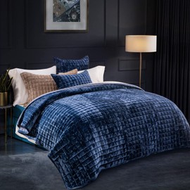 RECYCO Luxury Velvet Quilt Set Full Queen Size, Lightweight Velvet Comforter Set, Oversized Bedspread Coverlet Quilted Bedding Set, with 2 Matching Pillow Shams, for All Season, Navy Blue