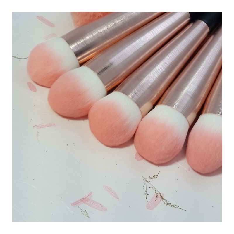 Pink Tapered Foundation Brush / 핑크 테이퍼드 파운데이션 브러쉬