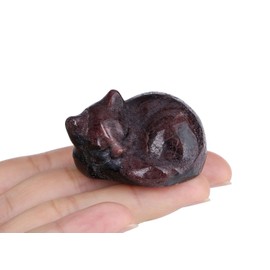 LAIDANLA Garnet Cat Healing Crystals Figurine Sleeping Cat Hand Carved Cute Statue Polished Stone Sculpture Reiki Office Room Bedroom Desk Home Decoration Gifts 1.6"