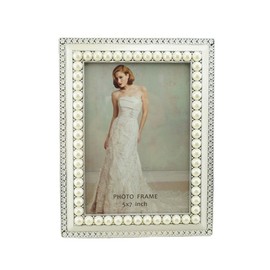 NatureMan 5x7 inch Photo Frame, Made of Oysters and Artificial Pearls Inlaid with White electroplated Bright Silver zinc AlloyTabletop Photo Frame, luxury White Photo Frame