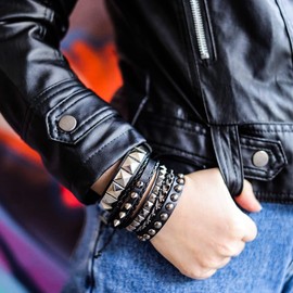 Eigso 4 Pcs Punk Leather Studded Bracelets for Men Women Rock Concert Punk Spike Bracelet Metal Cuff Wristband Set Emo Cuff Bangle