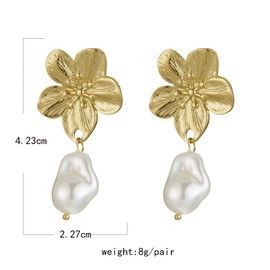 Gold Flower White Pearl Dangle Earrings for Women Trendy Pearl Floral Drop Earrings for Wedding Party Prom Jewelry, one size, Zinc, No Gemstone