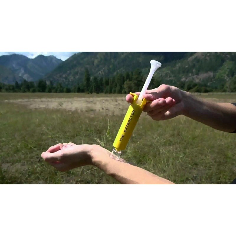 Sawyer Extractor Pump Snake Bite and Sting Kit