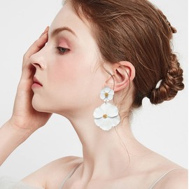 KVANU Elegant Chic Large Metal White Flower Dangle Earrings Bohemian Layered Floral Petal Drop Earrings Statement Hypoallergenic Red Flower Stud Earring for Women Wedding Jewelry Gifts (White)