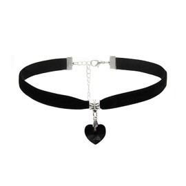 Lyqaq Heart Choker Necklace for Women, Black Adjustable Velvet Choker for Women Girls Classic Aesthetic Choker Goth Collar Chain, Vintage Goth for Valentines Day Cosplay Party Jewelry