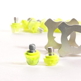 STUDIAMONDS Rubber studs for football boots, 14 football studs, standard thread with stud wrench (yellow fluorine)