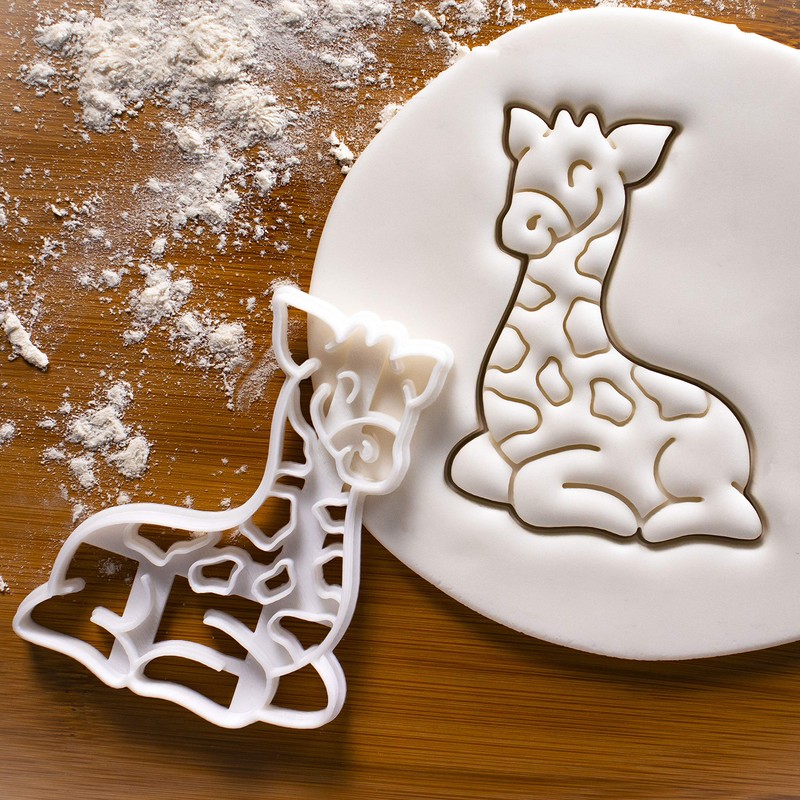 Baby Giraffe Cookie Cutter, 1 Piece - Bakerlogy