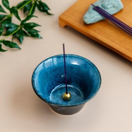 Asayu Japanese Incense Holder for Sticks 4.1 inch (105mm), Traditional Made in Japan Ceramic Ash Catcher and Brass Incense Burner Set - Black and Blue Cone