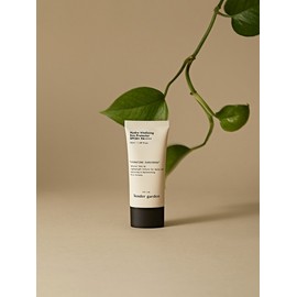 Hydro Vitalizing Sun Protector 50ml (SPF 50+, PA++++) / 하이드로 바이탈라이징 선프로텍터 50ml (SPF 50+, PA++++)