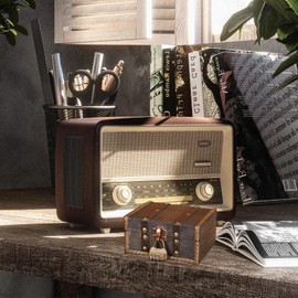 Vintage Wooden Treasure Chest 15 x 7.5 x 12 cm Treasure Chest with Combination Lock, Wooden Storage Treasure Chest with Lid, Vintage Wood Look Wooden Chest Pirate Chest for Storage and Decorating