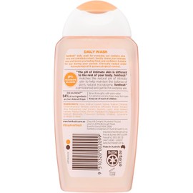 Femfresh Daily Intimate Wash for Women – Feminine Body Wash with Aloe Vera & Calendula – 94% Natural Ingredients – Hypoallergenic, Soap-Free, pH & Microbiome Balanced – Gentle Shower Gel – 250ml