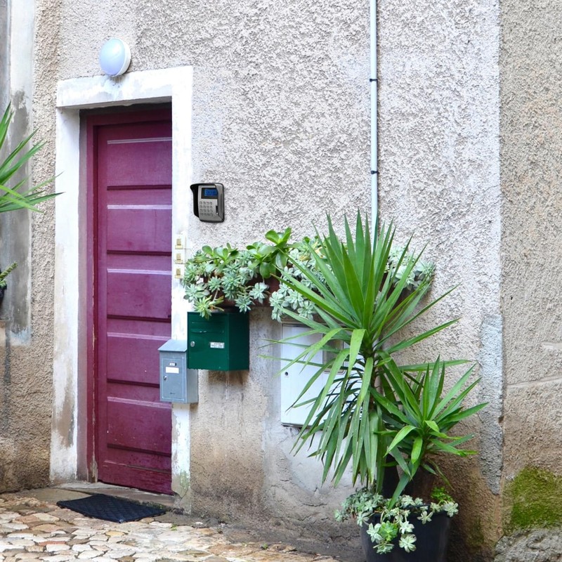 Plastic Doorbell Cover, Weatherproof Chime Protector for Attendance Machine, 17CM,