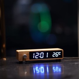 WOOD SHOW Qi Charging Clock, Digital Table Clock, Wireless Charging, Alarm Clock, Multifunctional, Interior Clock, Tabletop Clock, Wood Grain, Black, Thin, USB Powered, Space Saving (Popular Natural