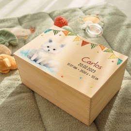 GRAVURZEILE Erinnerungskiste für Babys - Partytiere Schneefuchs- Personalisiert mit Name & Datum - Holzkiste für Mädchen & Jungen - Geschenk für Baby zur Geburt - Erinnerungsbox für Neugeborene
